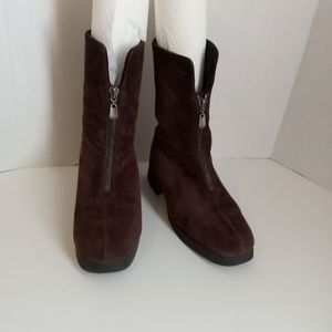 London Fog Y2K Thick Heel and Sole Leather Suede Boots - Size: 8 M